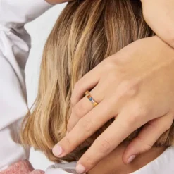 Anillo media alianza con baño de oro 18 kt sobre plata y 9 zafiros multicolor Glaring