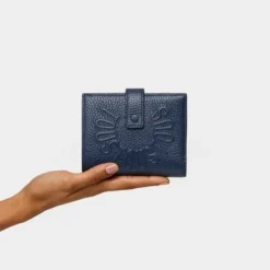 Cartera Flap de piel azul marino TOUS Miranda