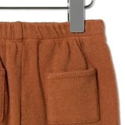 Conjunto de niño a rayas con oso Grey único