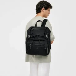 Mochila con solapa New Berlin de Nylon negro