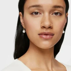 Pendientes cortos bolas con baño de oro 18 kt sobre plata y perla Gloss