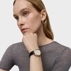 Reloj analógico de acero IPG dorado con correa de piel negra Heritage
