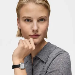 Reloj con movimiento suizo analógico de acero con 0,40 ct en diamantes y brazalete de piel negra Les Classiques